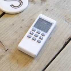 Ecostrad Accent IR Infrared Wall Panel With Remote - 580w (905 X 605mm) -Astral Moda Shop 401a9754 close up 1